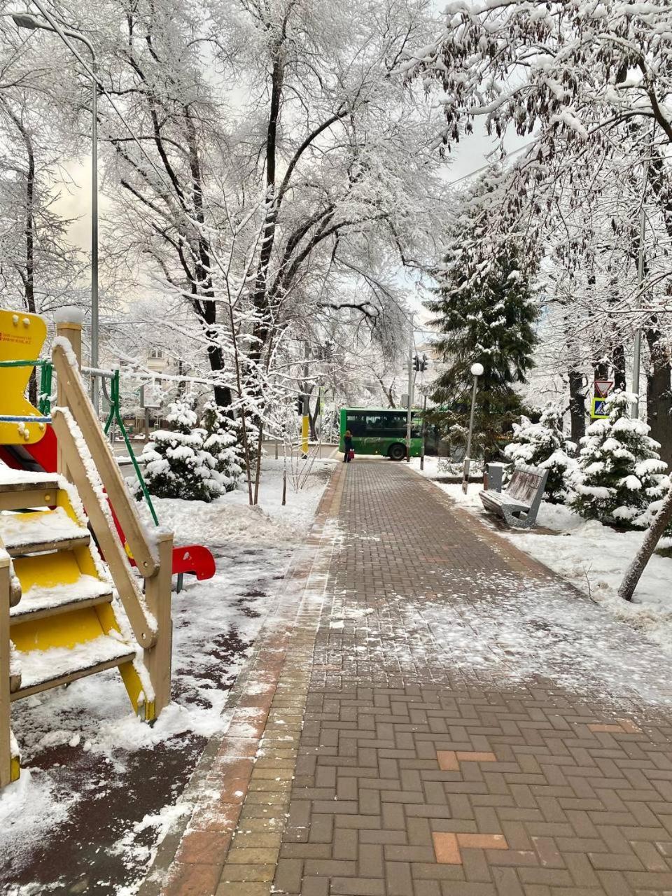 Alma-Ata Hostel Экстерьер фото